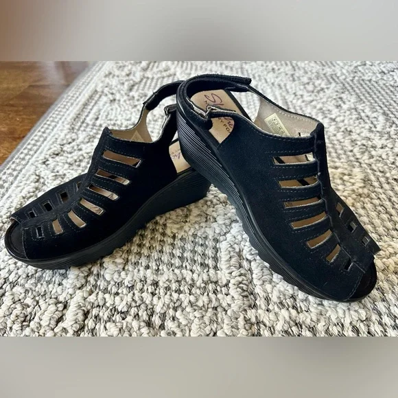 Skechers Black Wedge Sandals - Picture 6 of 6